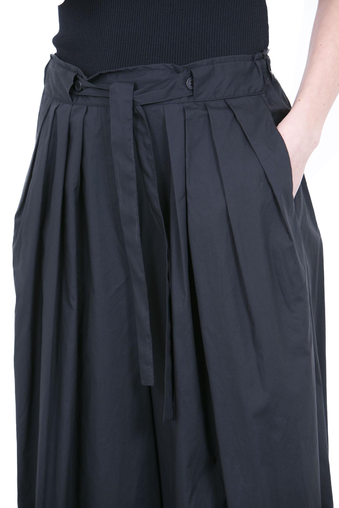 MANILA GRACE  Pantaloni Nero P069CU MA001 