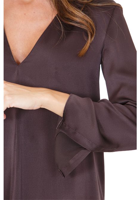 SCOLLO V IN RASO JUCCA | Bluse | J4252017/L/031628