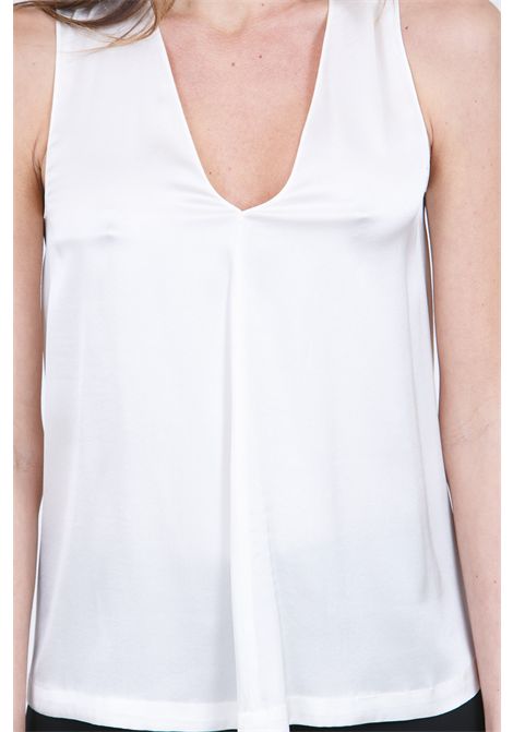 SCOLLO A V SENZA MANICHE RASO JUCCA | Bluse | J4352016/L/03045